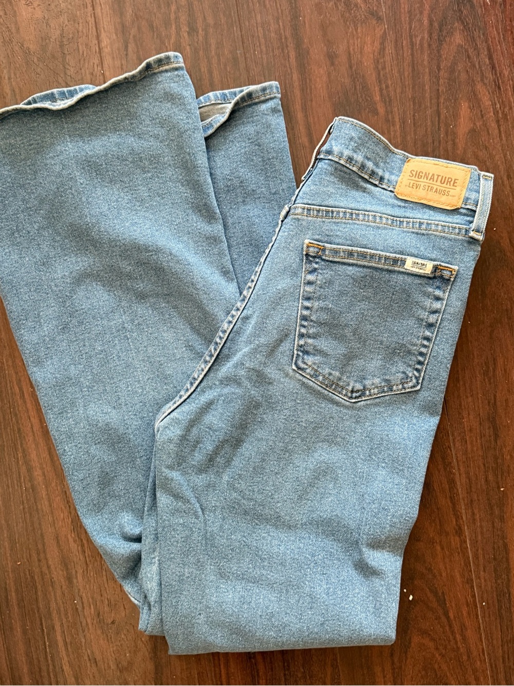 Signature by Levi Strauss Women's Light Blue Bootcut Jeans
